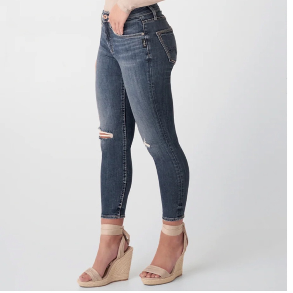 Silver Jeans Co. Avery Skinny Crop Jeans Size 16 Distressed Blue Denim